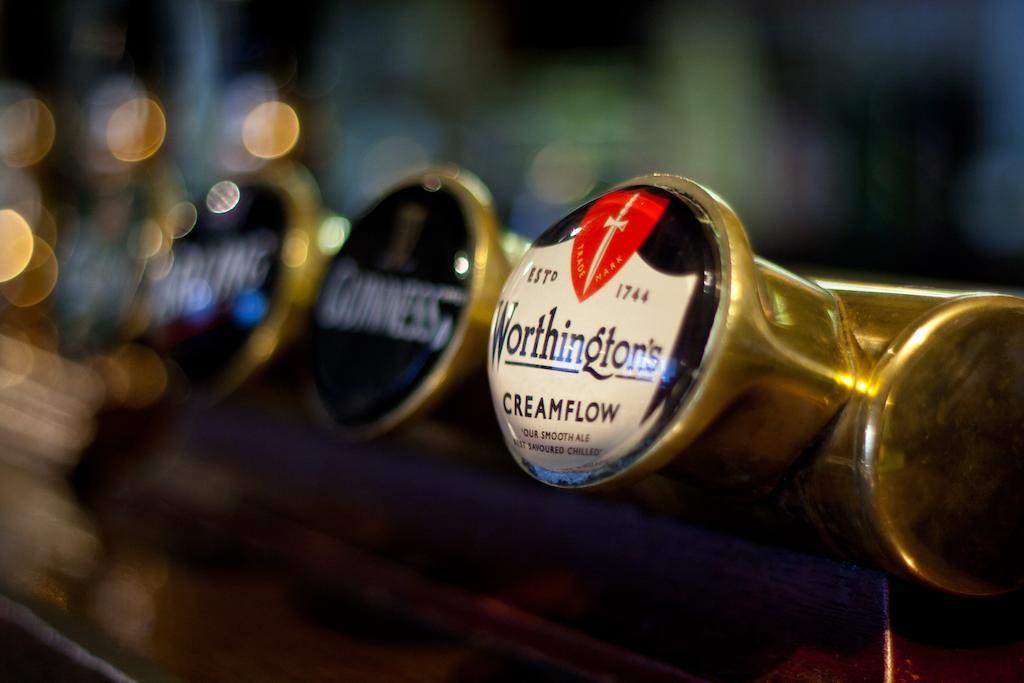 The White Lion Hotel Махинллет Экстерьер фото